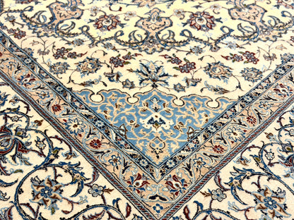 Hand-Knotted 4 La Persian Nain Rug - 6'9"x10'7"