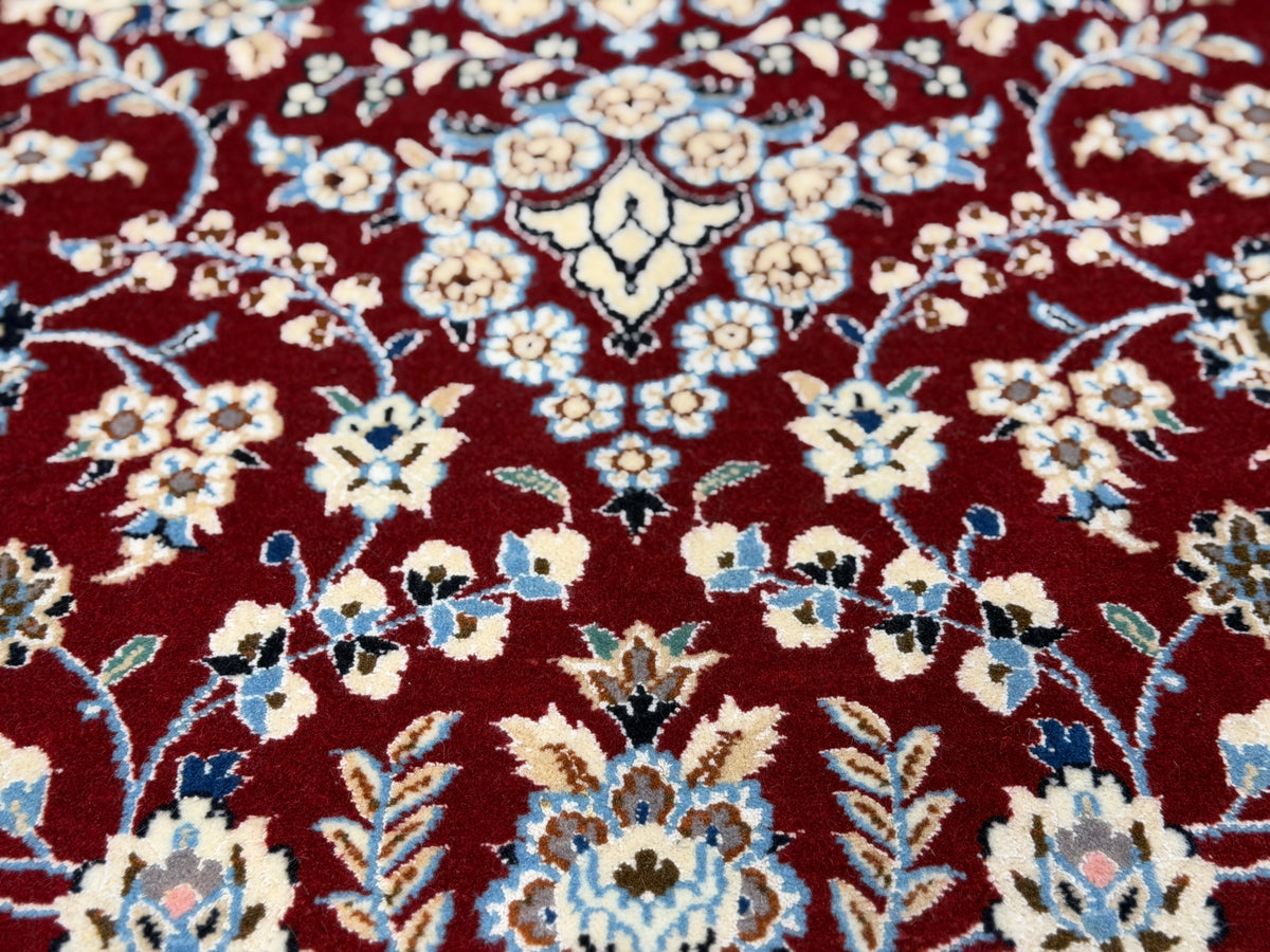 Hand-Knotted 6 La Persian Nain Rug - 4'5"x6'11"
