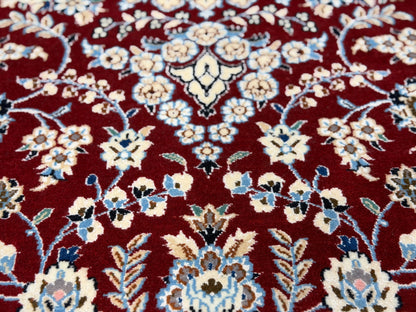 Hand-Knotted 6 La Persian Nain Rug - 4'5"x6'11"