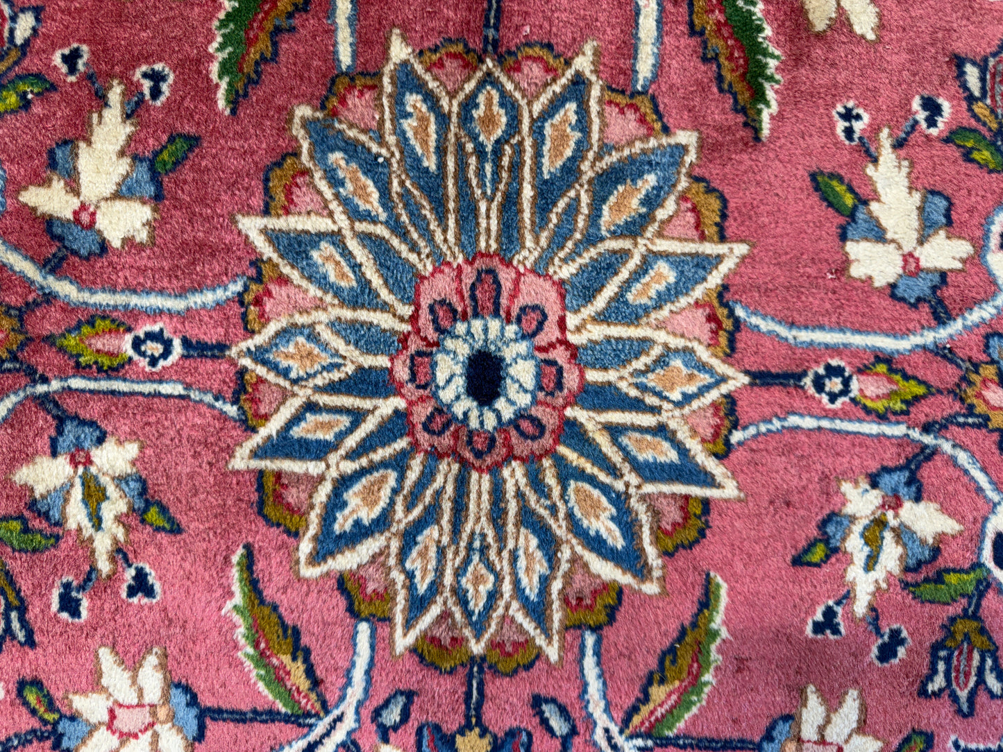 9’6”x14’6” Hand-Knotted Persian Kashan Area Rug