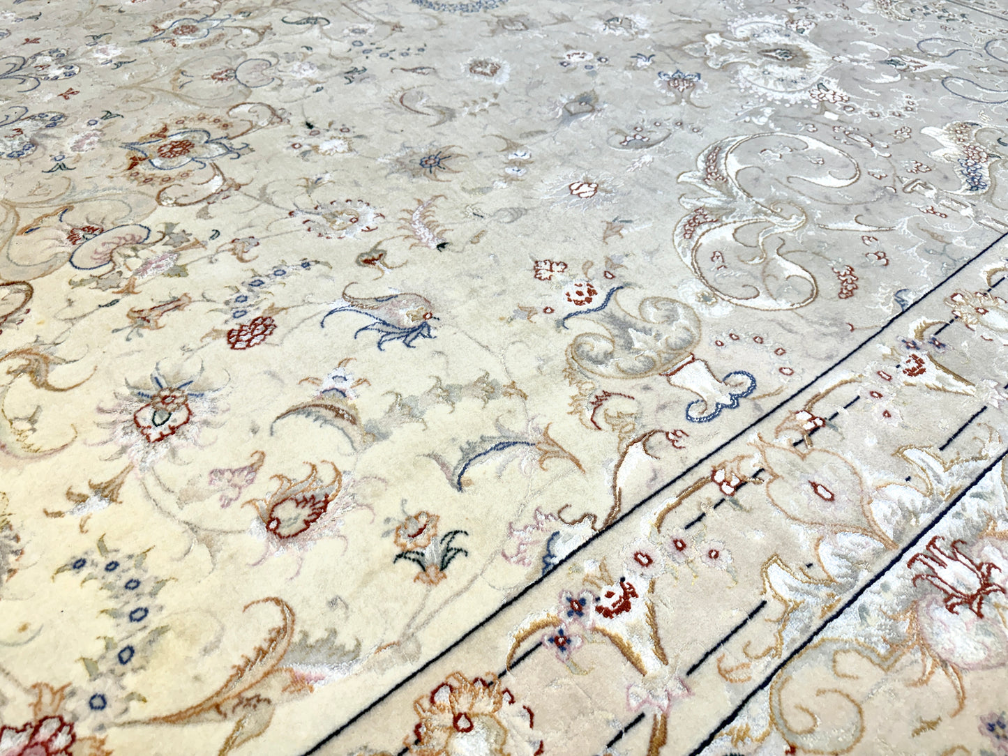 Hand-Knotted 60 Raj Persian Tabriz Rug - Signed - 9’10”x13’2”