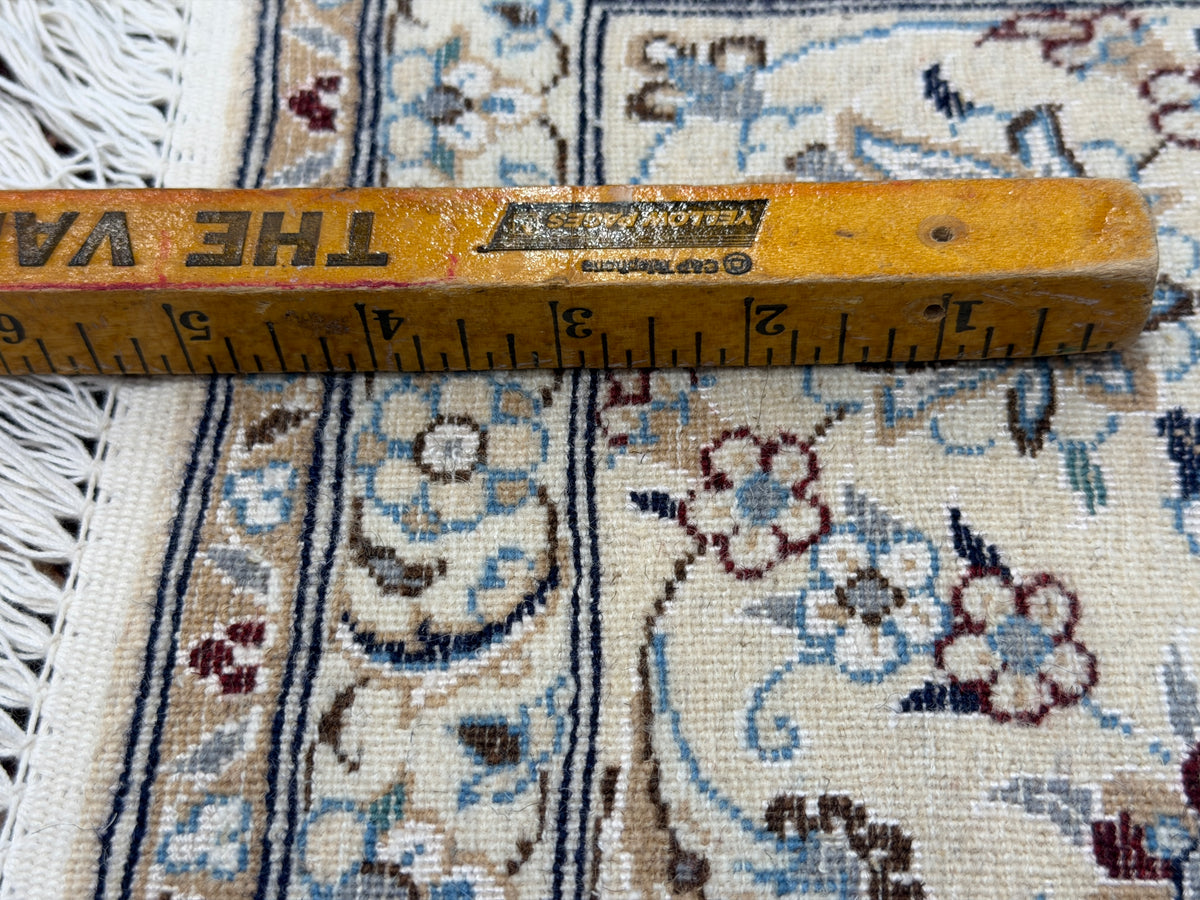 Hand-Knotted 6 La Persian Nain Rug - 4'1"x6'4"