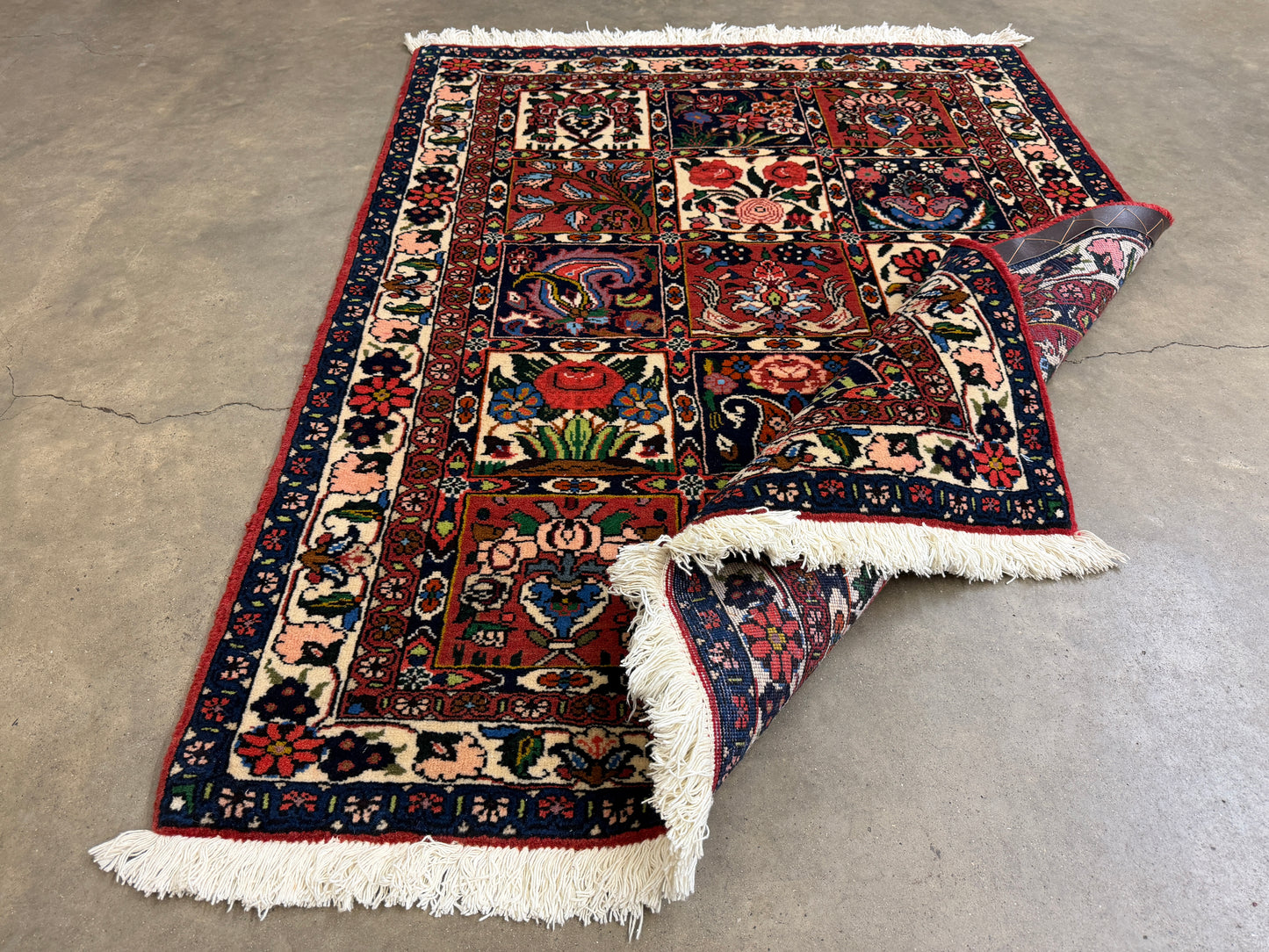 3’5”x5’2” Hand-Knotted Wool Bakhtiari Persian Rug 3x5 Red Handmade Carpet