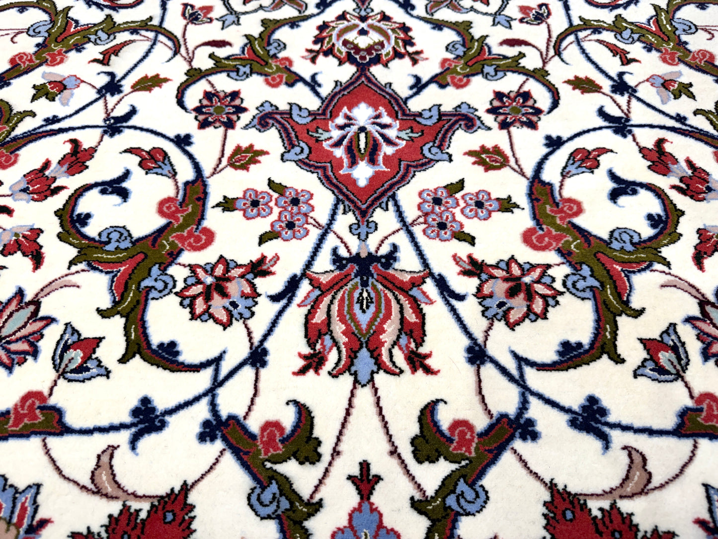 Hand-Knotted Persian Isfahan Rug - Signed Seirafian - 5’x7’4”