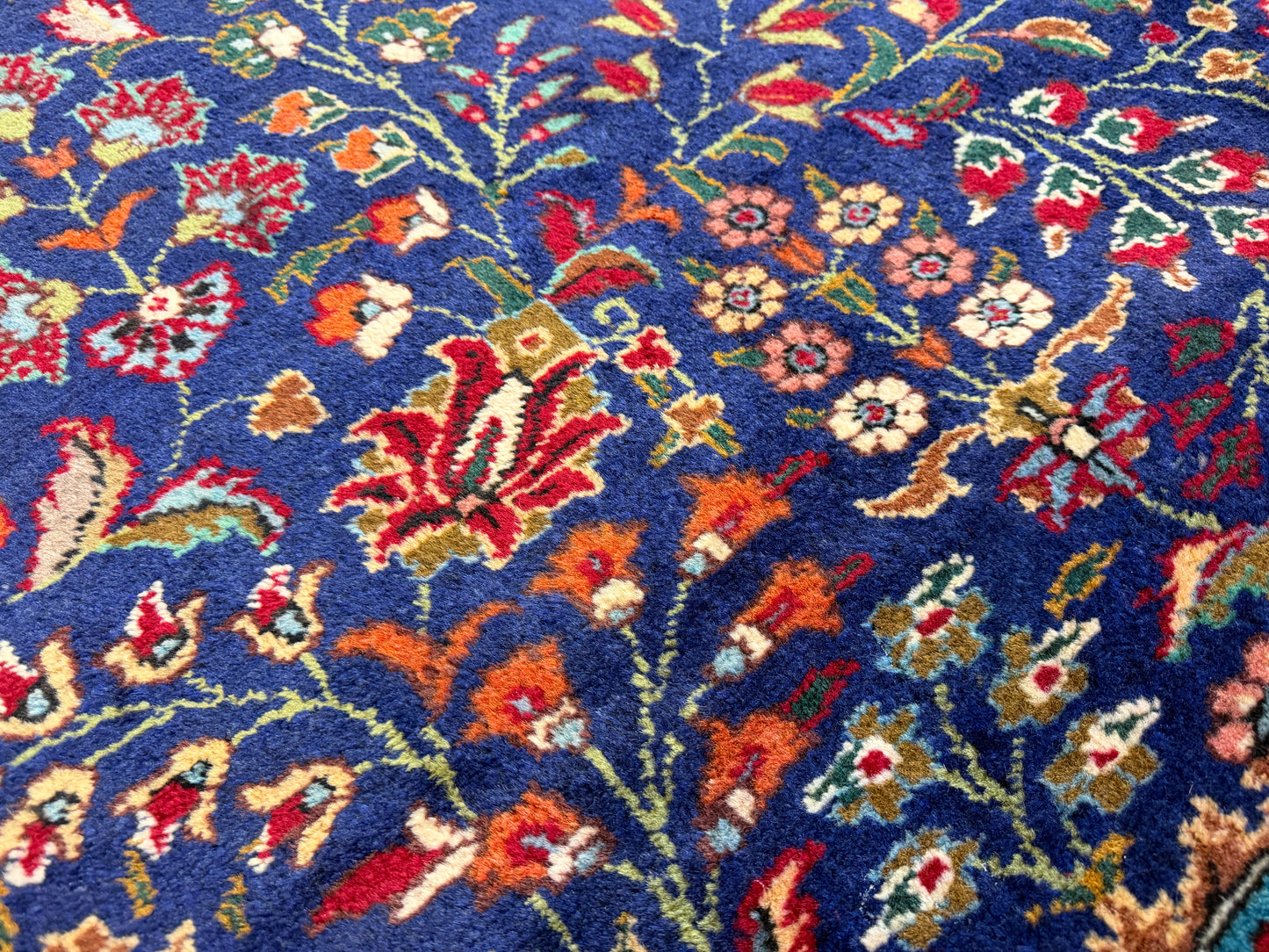 9’11”x13’3” Hand-Knotted Persian Tabriz Rug