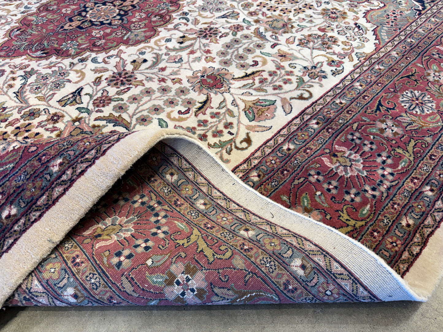 8’2”x9’11” Hand-Knotted Indo Kashan Area rug
