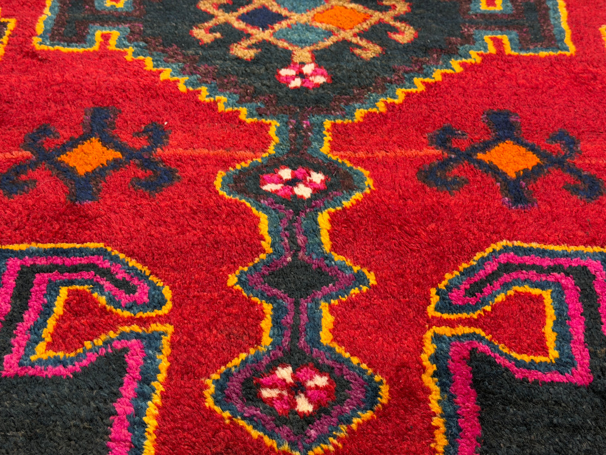 Hand-Knotted Persian Hamadan Rug - 4'x7'5"