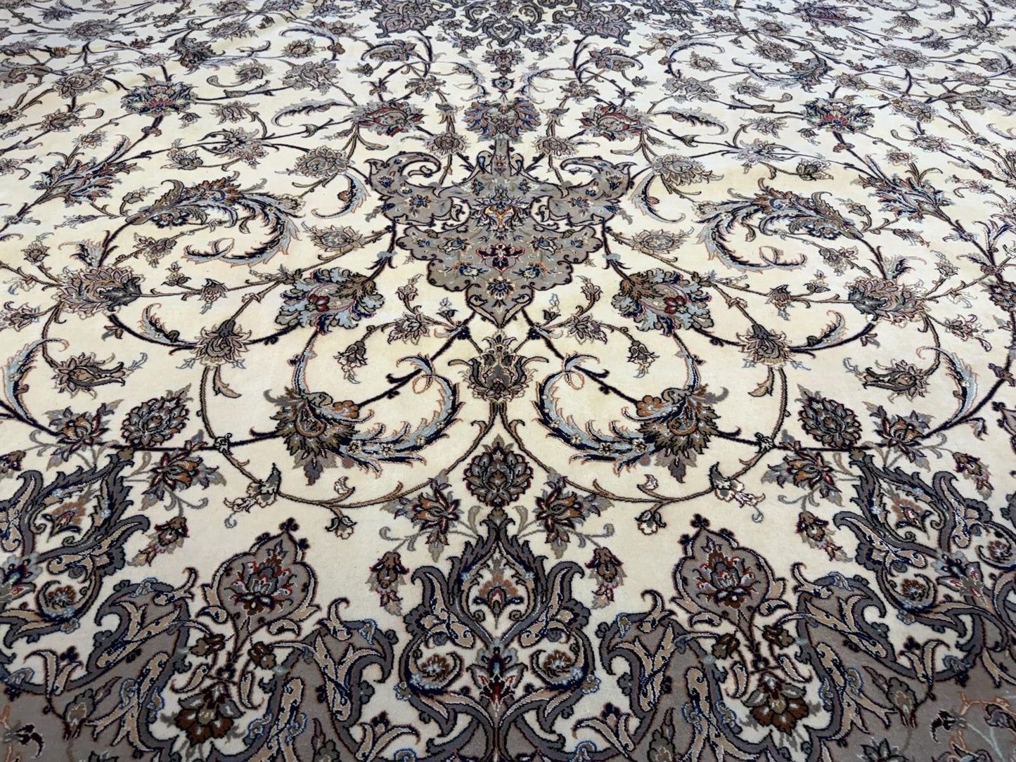 11’7”x16’6” Palace Size Hand-Knotted Wool & Silk Isfahane Area Rug 11x16