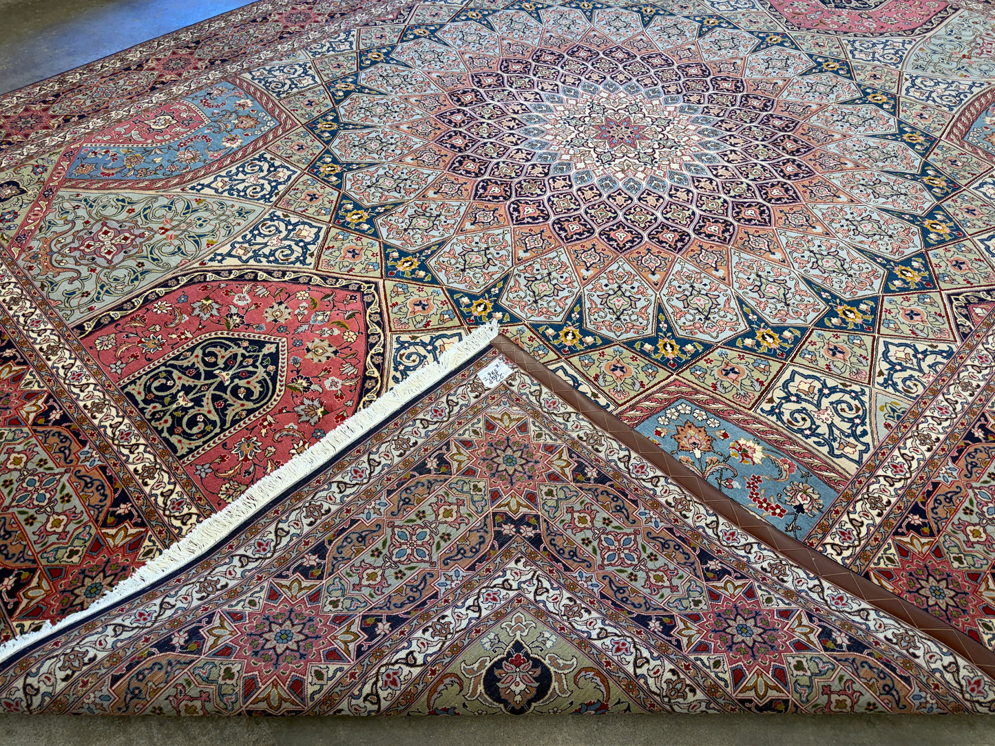 Hand-Knotted 60 Raj Persian Tabriz Rug - Dome Design - 10’x13’4”