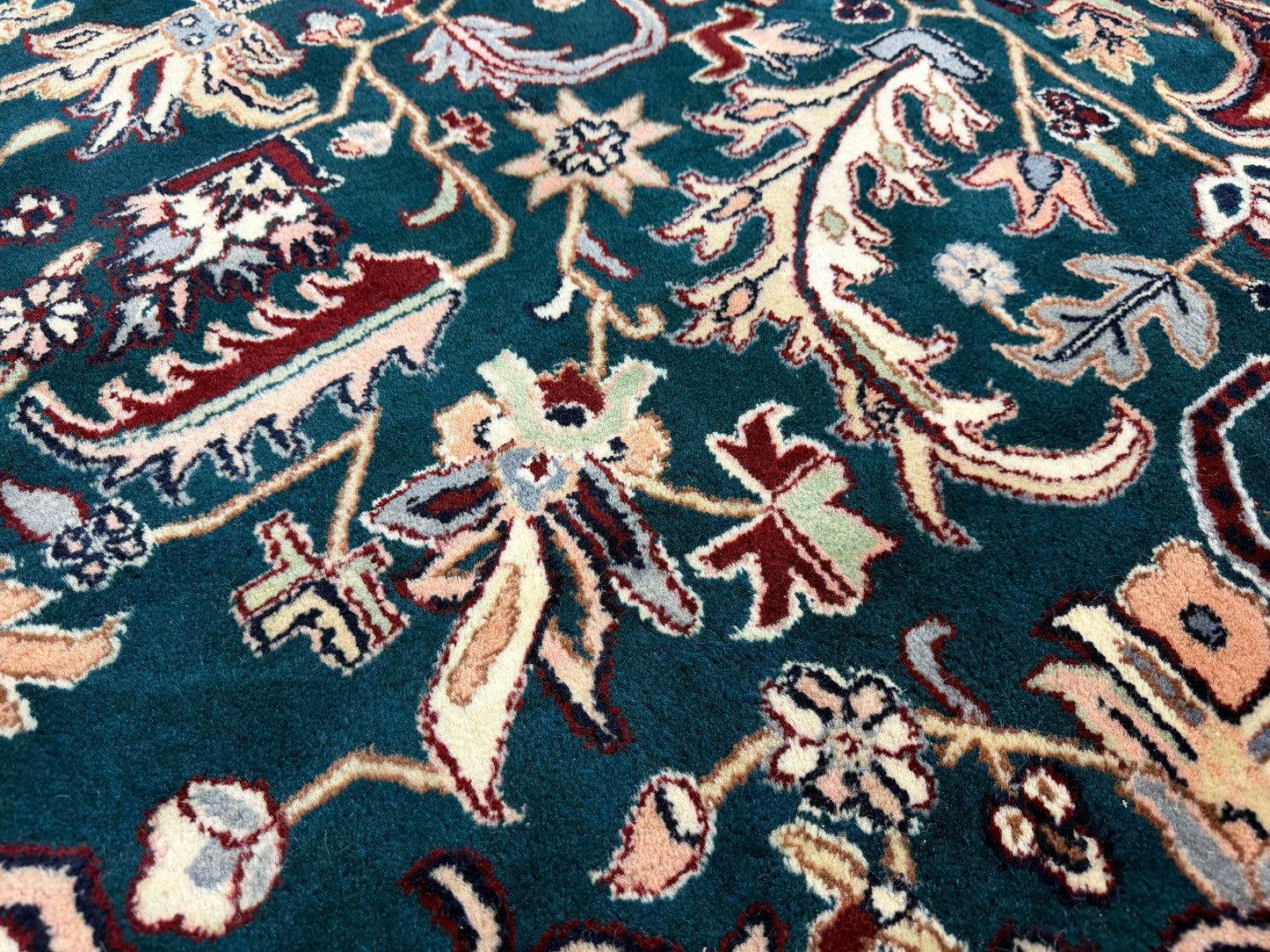 9’9”x13’10” Hand-Knotted Wool IndoHeriz Oriental Area Rug