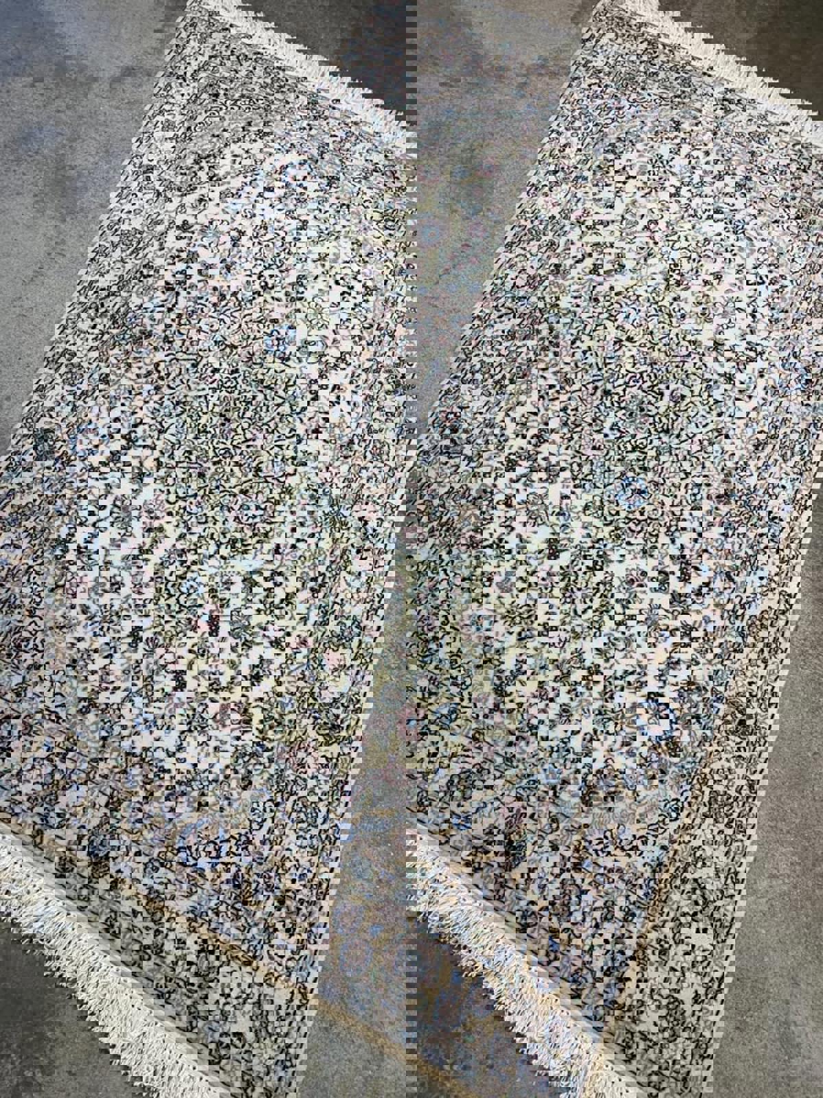 3'2"x4'7" Very Fine Handmade Wool & Silk  Persian Nain Rug