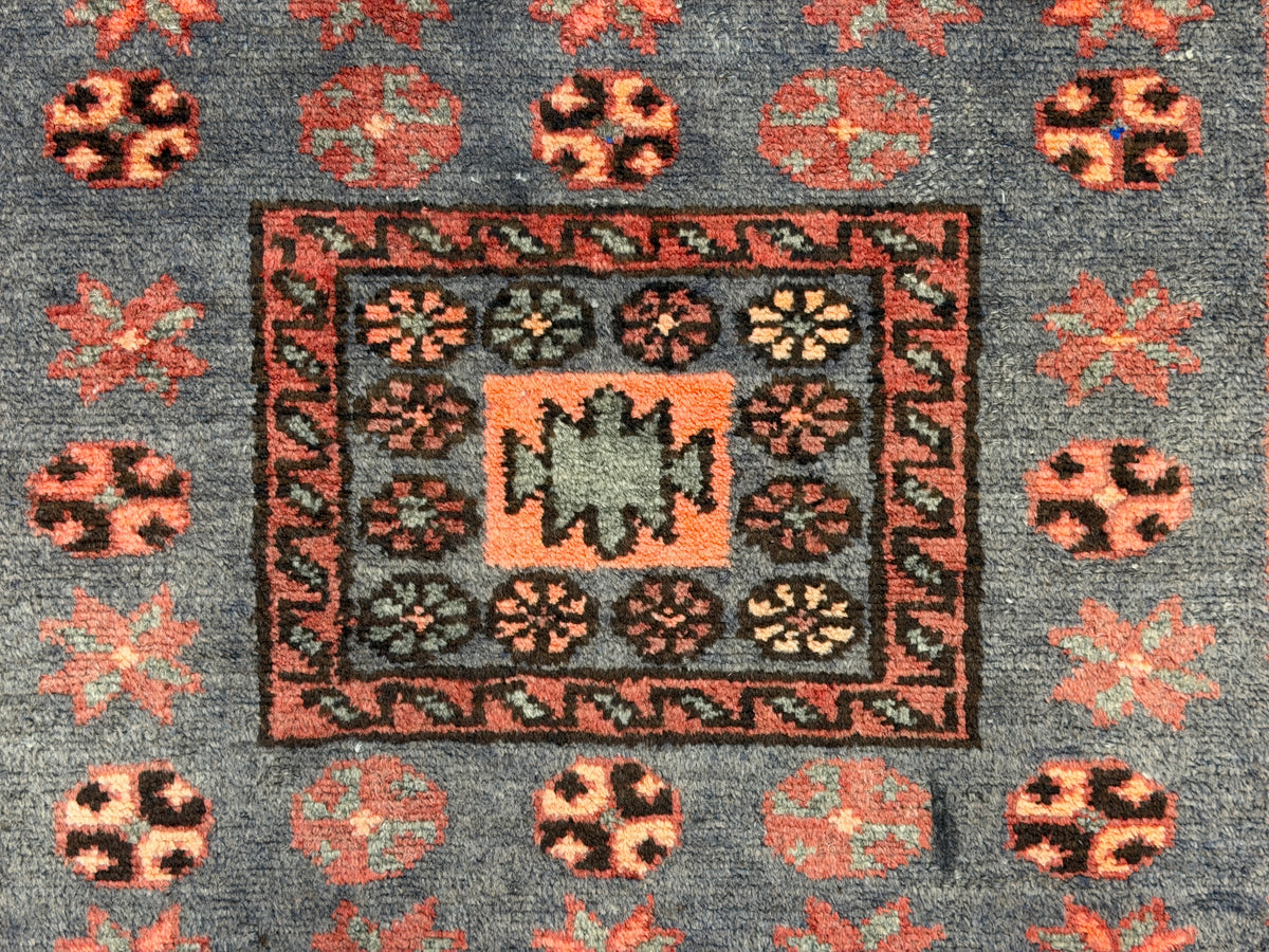 Hand-Knotted Persian Hamadan Rug - 4'2"x6'5"