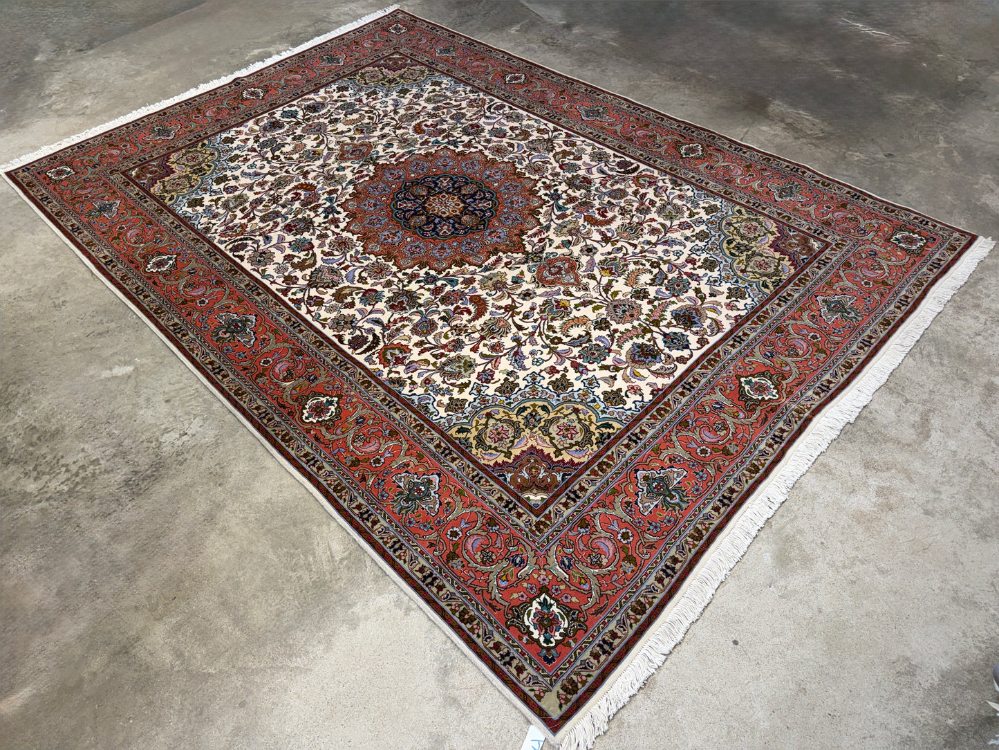 Hand-knotted Persian Tabriz Rug - 7’x10’8”