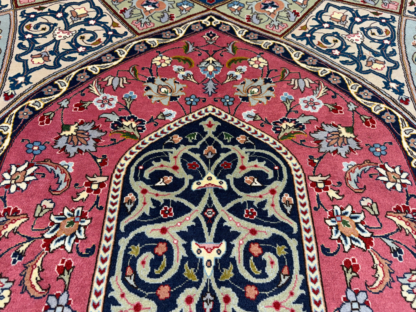 Hand-Knotted 60 Raj Persian Tabriz Rug - Dome Design - 10’x13’4”