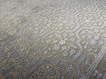 7’9”x10’ Hand-Knotted Carved Wool & Silk All-Over Area Rug