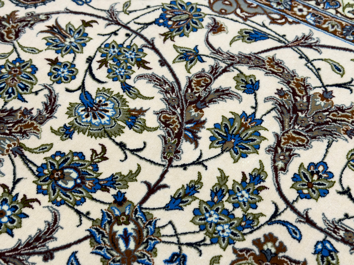 Hand-Knotted Persian Isfahan Rug - Signed Zolfaghari - 6’9”x10’6”