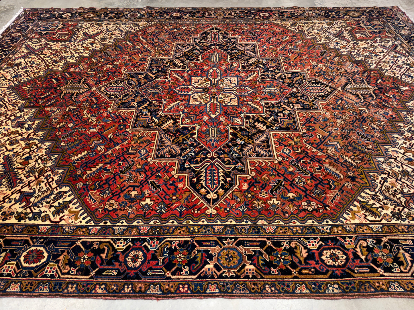 10’1”x14’ Hand-Knotted Persian Heriz Area Rug