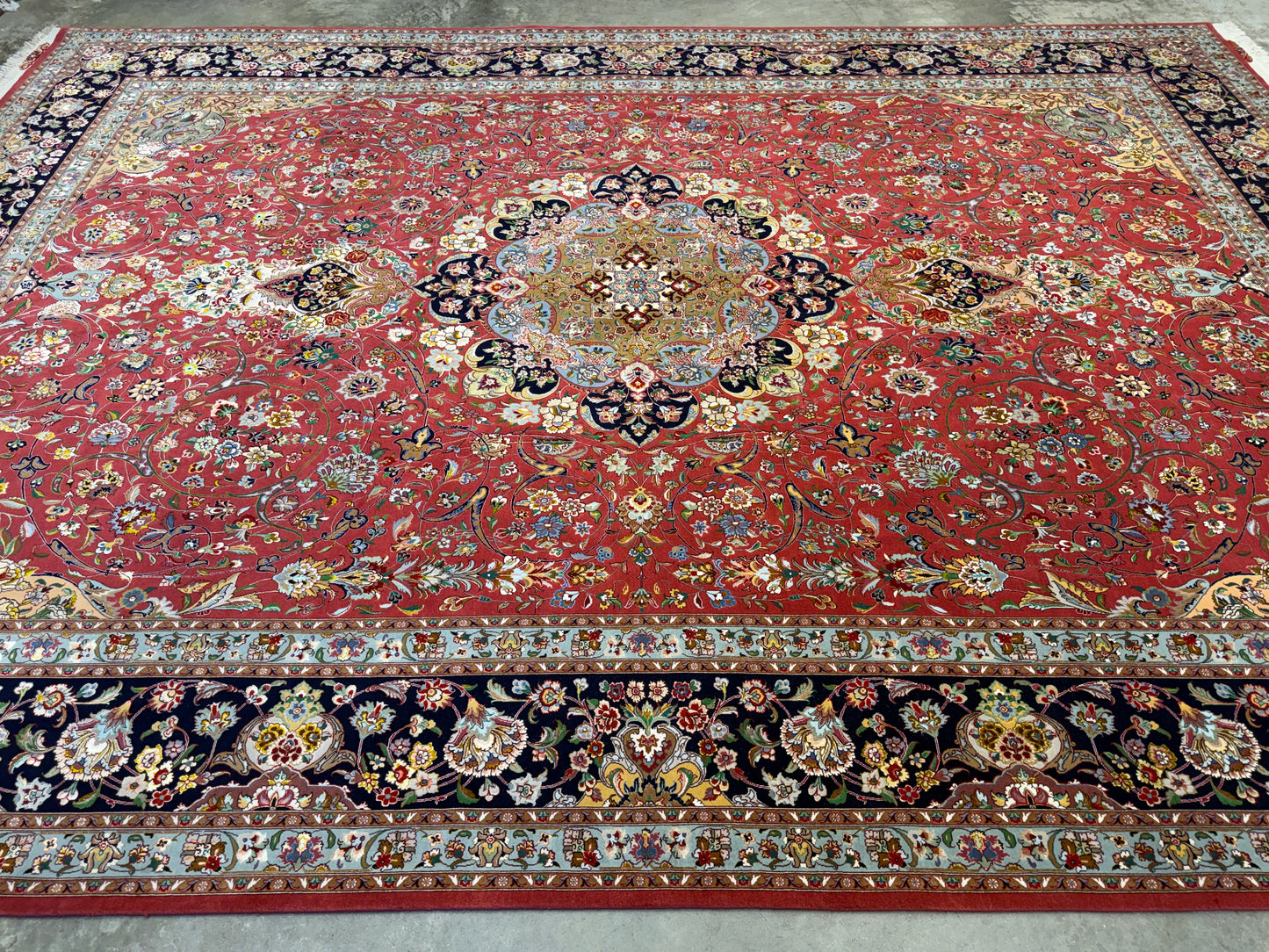 9’8”x13’4” Very Fine Hand-Knotted Persian Tabriz 80 Raj Signed Gharabaghi Area Rug