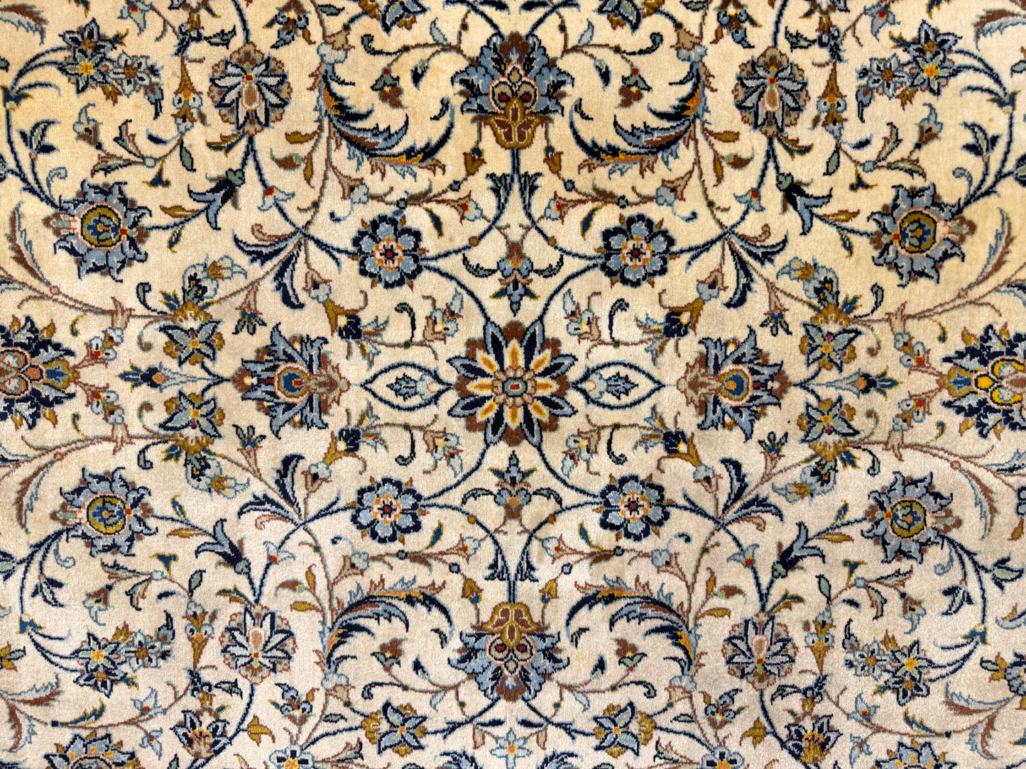Hand-Knotted Persian Kashan Rug - 4’5”x7’5”