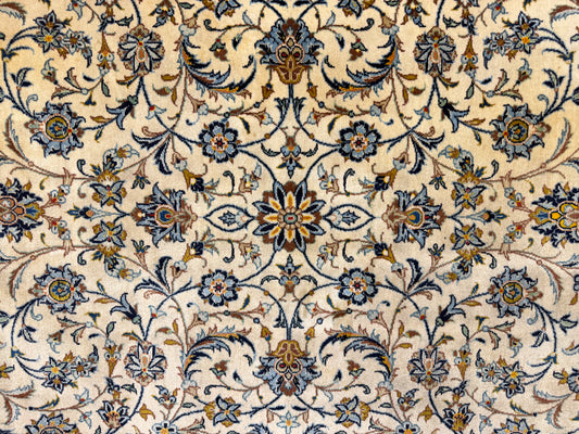 Hand-Knotted Persian Kashan Rug - 4’5”x7’5”