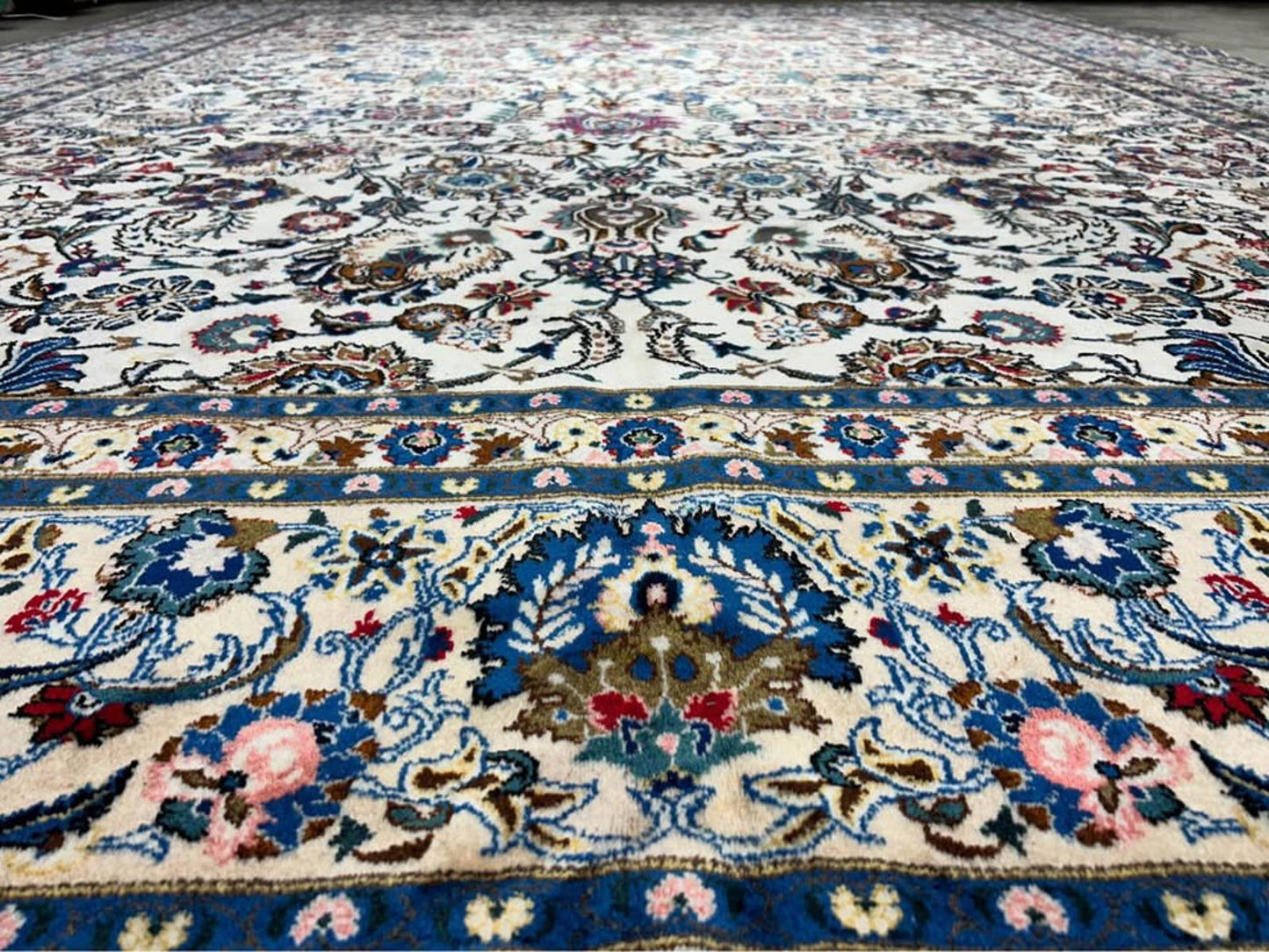 10’5”x 13’8” Handmade Persian Kashan Rug