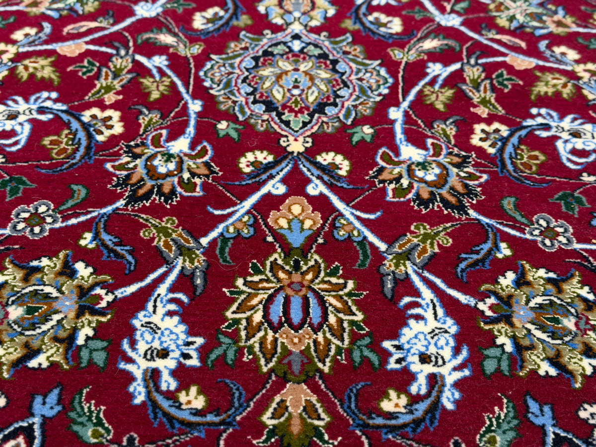 Hand-Knotted Persian Isfahan Rug - 5’1”x8’