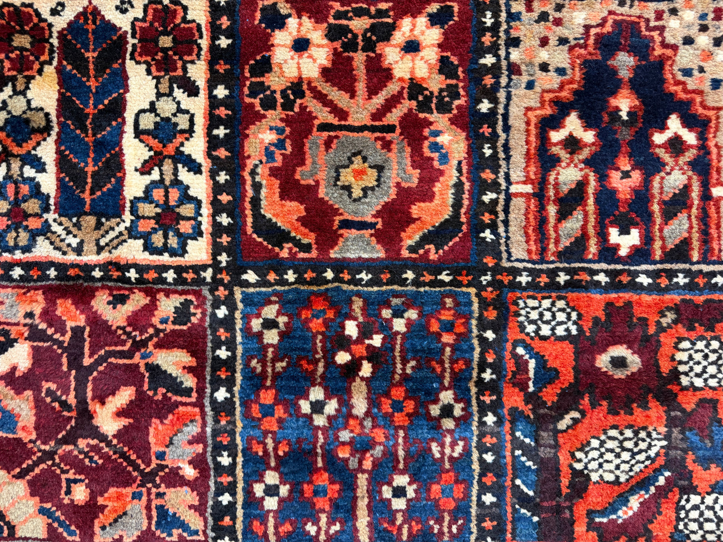 Hand-Knotted Persian Bakhtiari Rug - 9’11”x12’7”