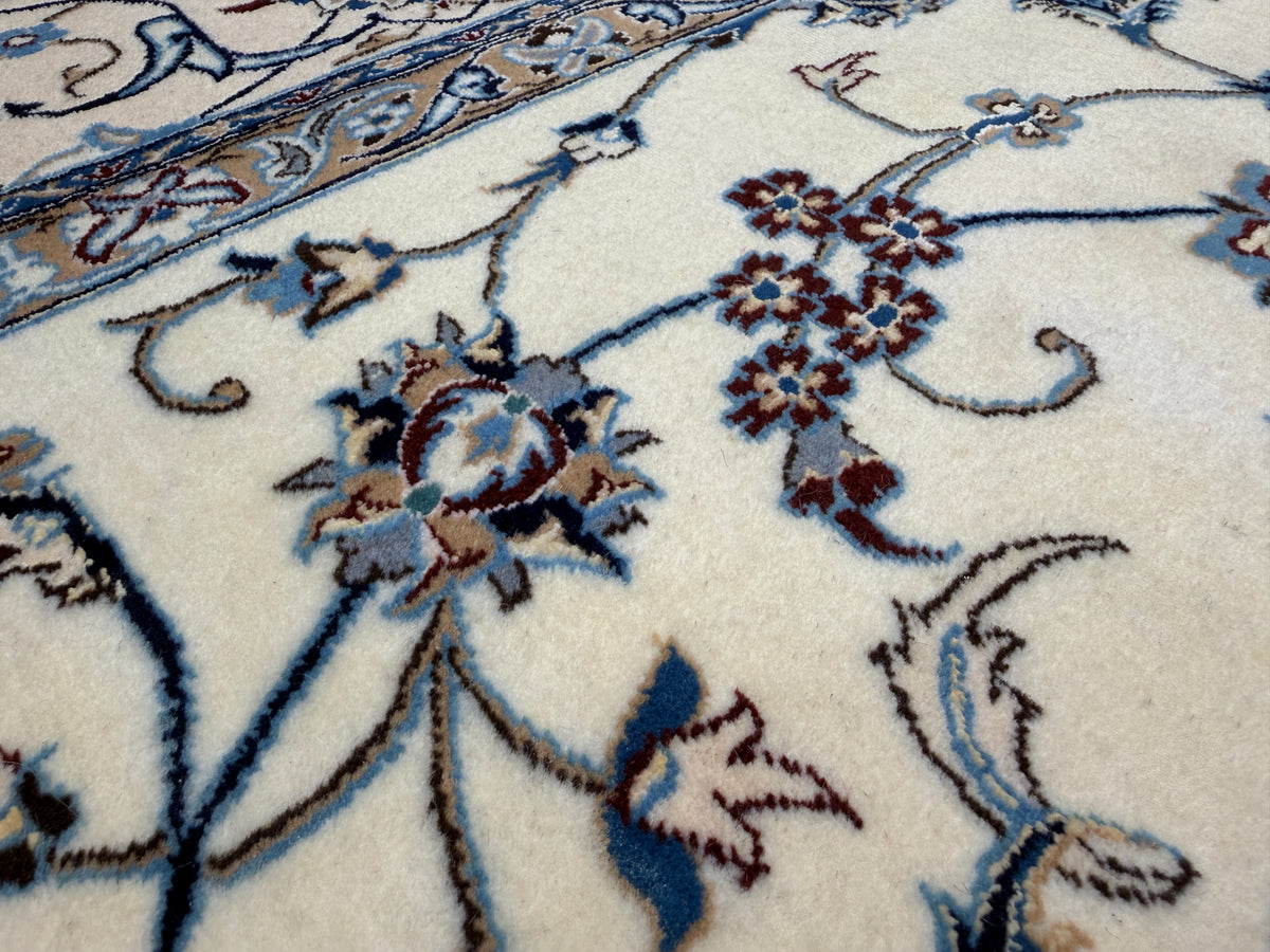 Hand-Knotted 6 La Persian Nain Rug - 5'1"x8'6"