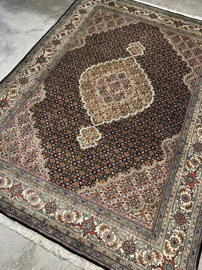 5'7"x7'7" Hand-Knotted Silk & Wool Tabrize Area Rug - Handmade Carpet 5x7