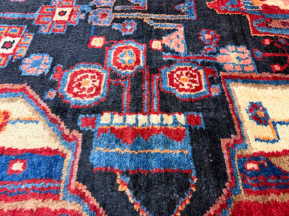Hand-Knotted Persian Nahavand Rug - 4'8"x8'6"