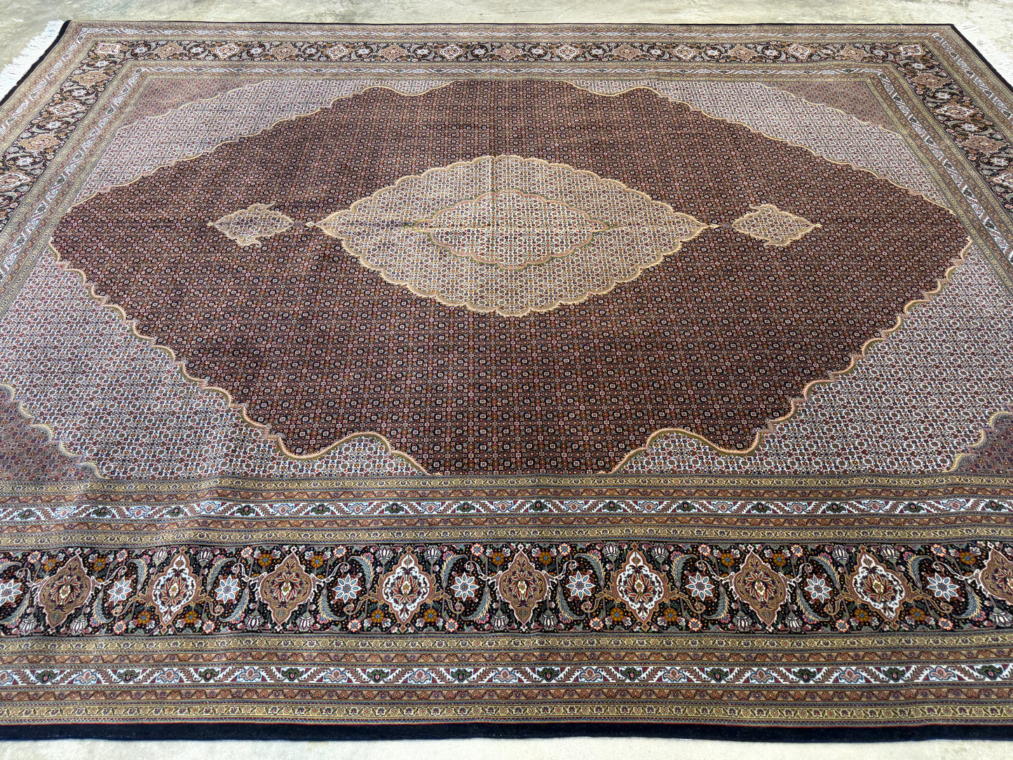 9’8”x12’10” Fine Hand-Knotted Persian Tabriz Mahi Area Rug
