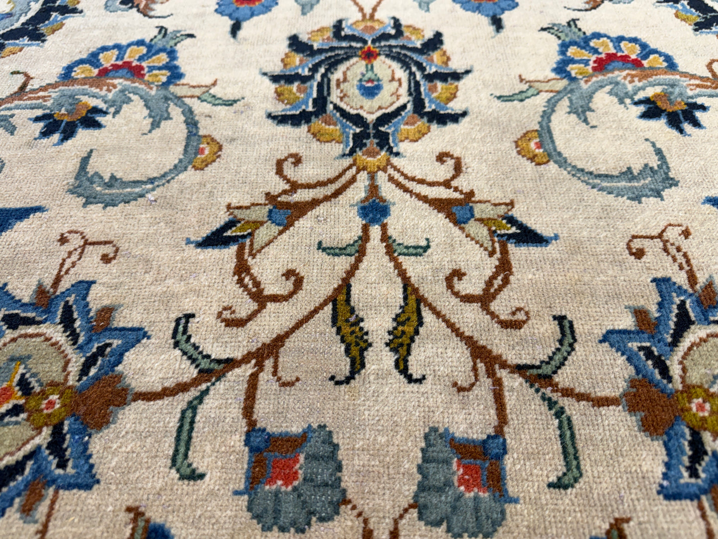 9’6”x12’6” Hand-Knotted Persian Kashan Area Rug