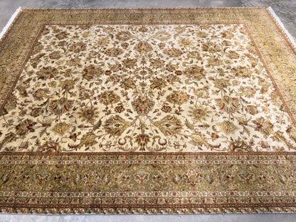 7’8”x9’11” Hand-Knotted Wool Agra Area Rug