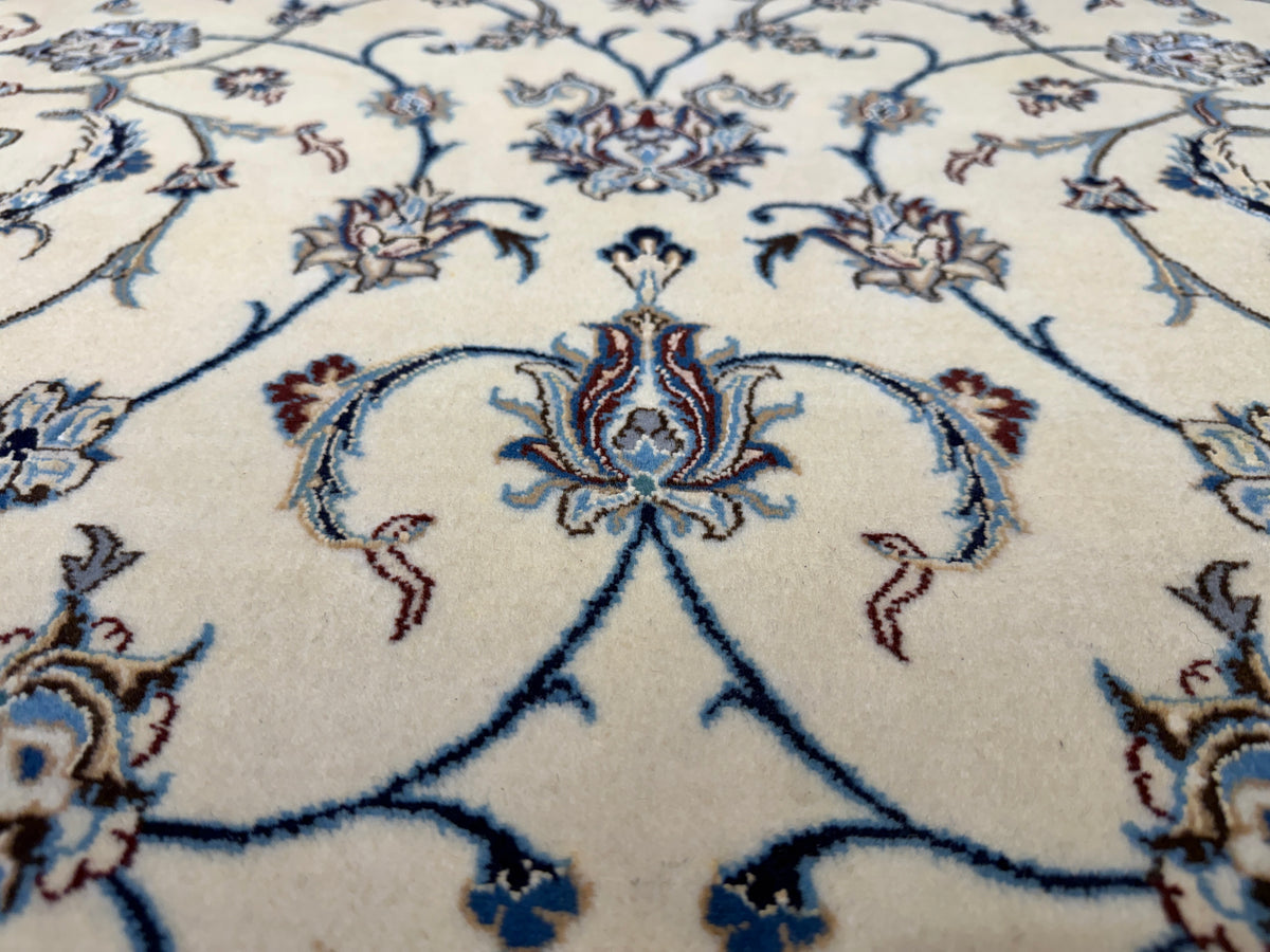 Hand-Knotted 6 La Persian Nain Rug - 5'1"x8'6"