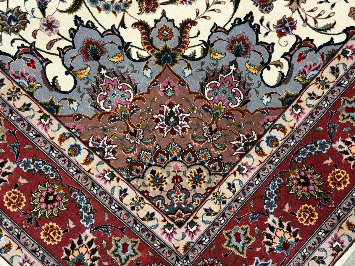 Hand-Knotted 50 Raj Persian Tabriz Rug - 6'9"x9'9"