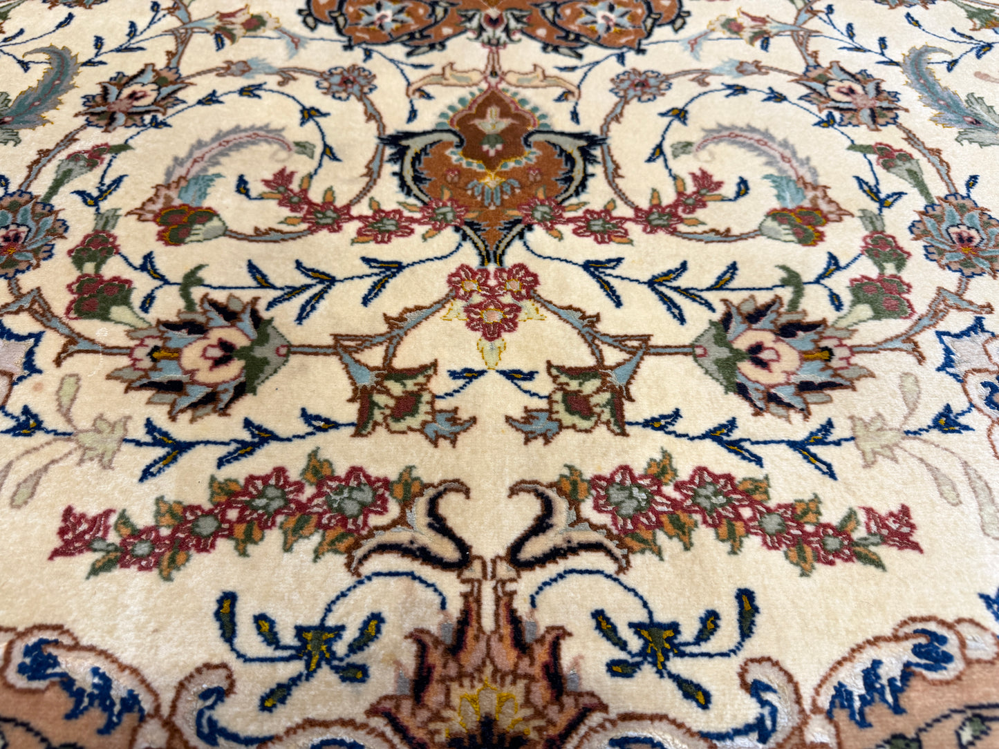 Hand-Knotted 60 Raj Persian Tabriz Rug - 4’11”x6’8”
