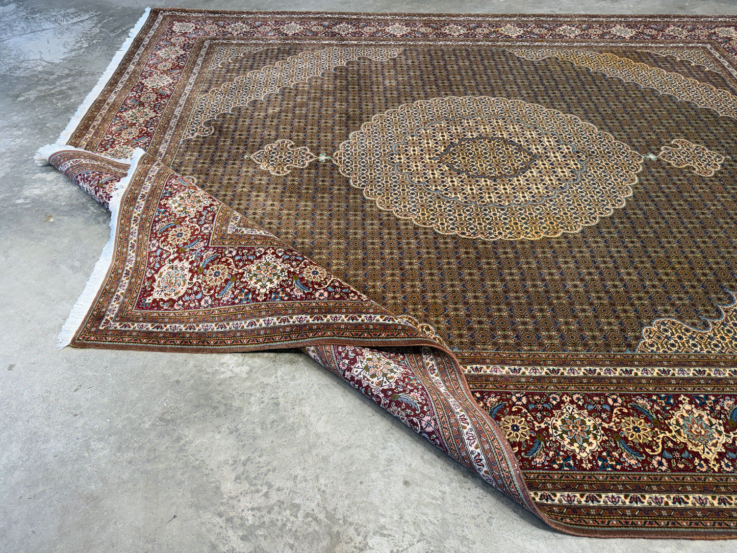 8’2”x9’10” Hand-Knotted Fine Persian Tabriz Mahi Area Rug