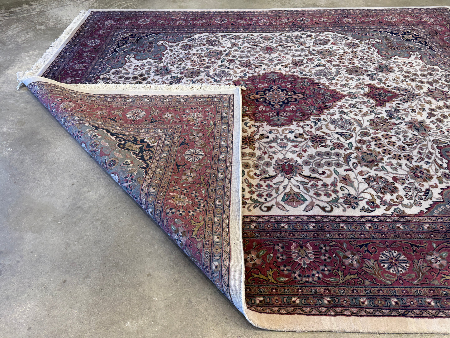 8’2”x9’11” Hand-Knotted Indo Kashan Area rug