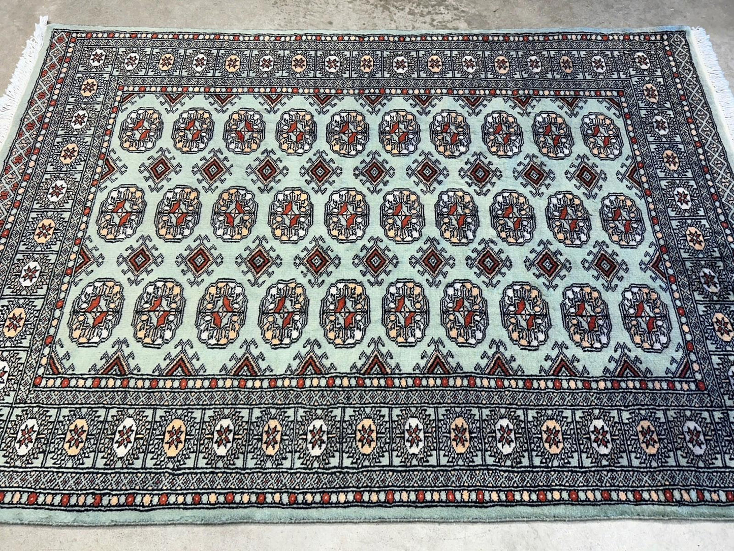 4’x6’ Hand-knotted Bokhara Area Rug