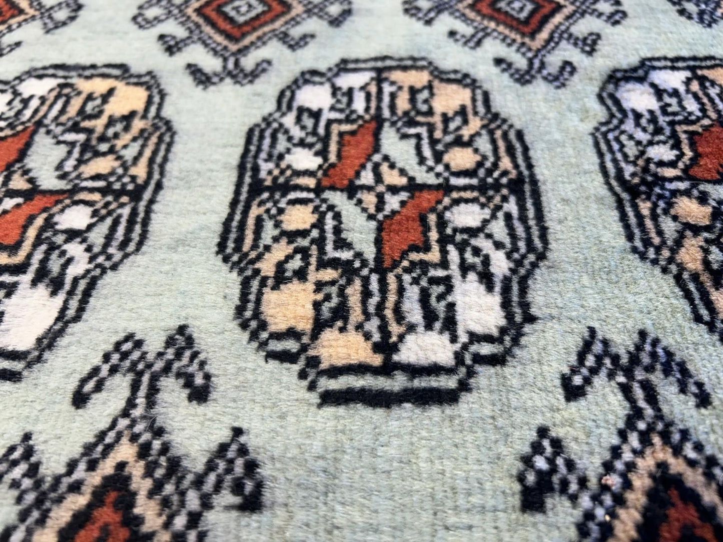 4’x6’ Hand-knotted Bokhara Area Rug