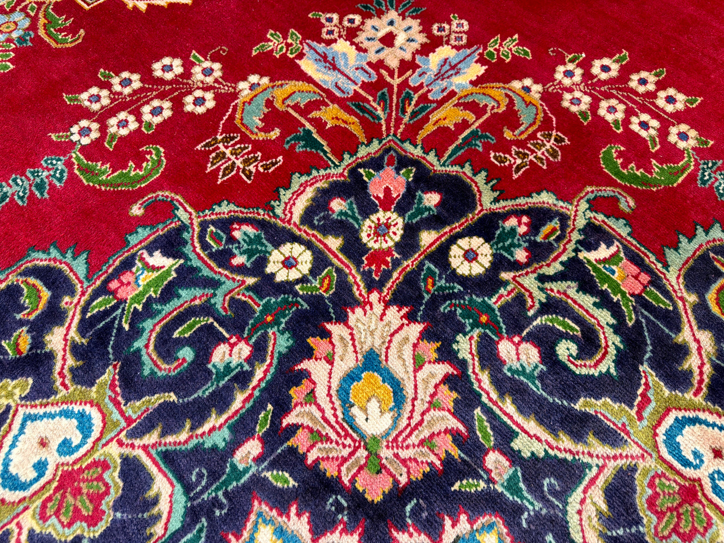 9’8”x13’4” Hand-Knotted Persian Tabriz Rug