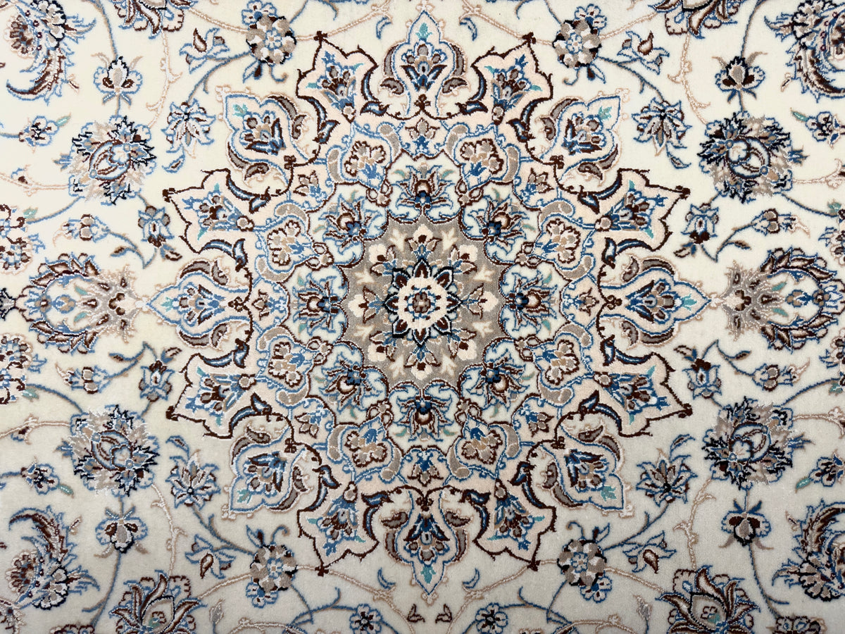 Hand-Knotted 6 La Persian Nain Rug - 4’11”x7’2”