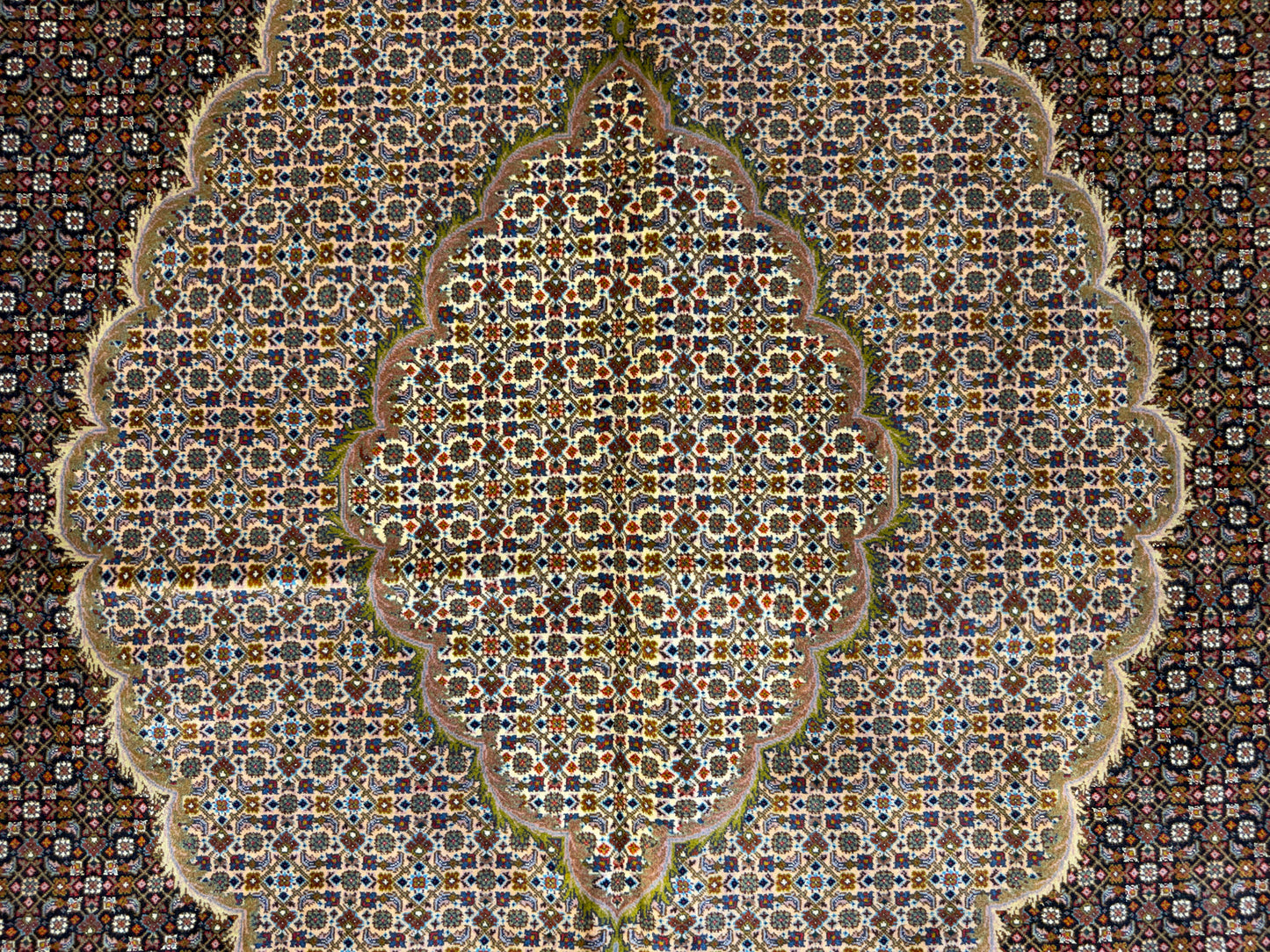 9’8”x12’10” Fine Hand-Knotted Persian Tabriz Mahi Area Rug