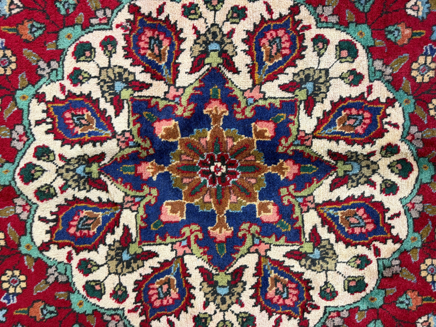 9’11”x13’3” Hand-Knotted Persian Tabriz Rug
