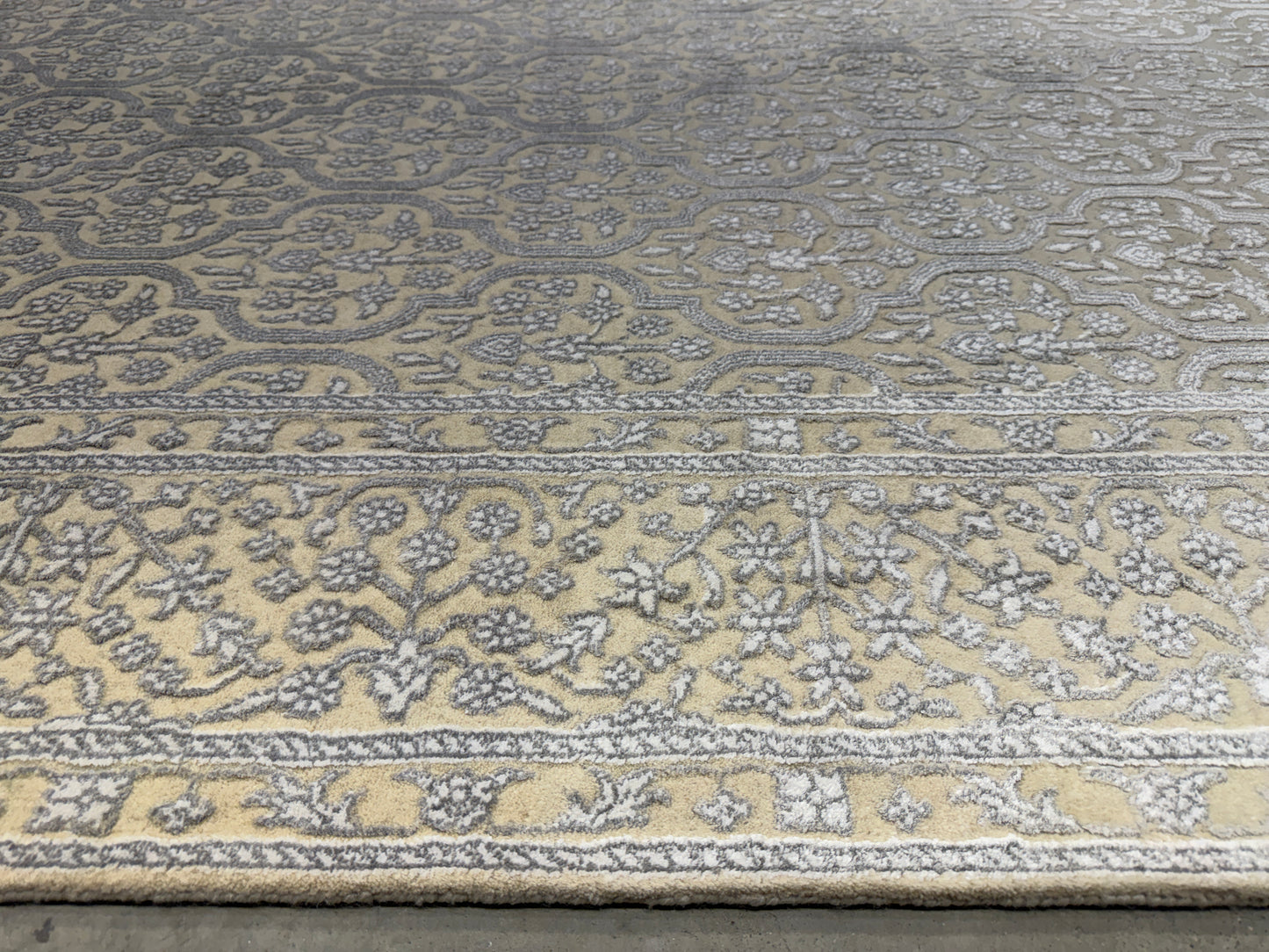 7’9”x10’ Hand-Knotted Carved Wool & Silk All-Over Area Rug