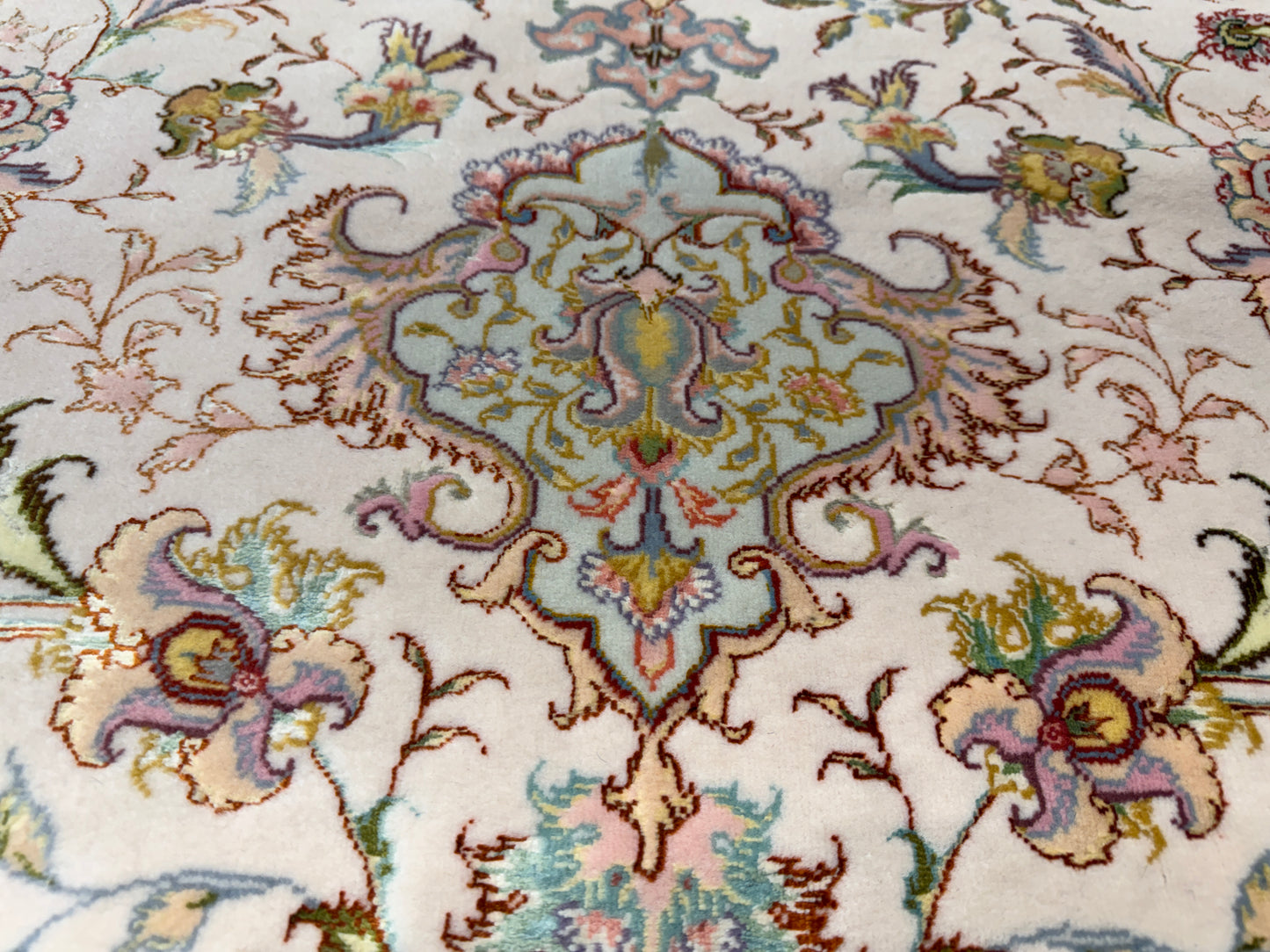 10’ Diameter Very Fine Hand-Knotted Wool & Silk Round Tabriz Persian Rug - 10x10 Handmade Carpet