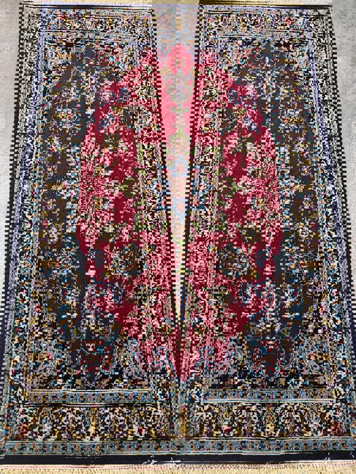 2'4"x3'4" Handmade Silk & Wool Persian Isfahan Rug