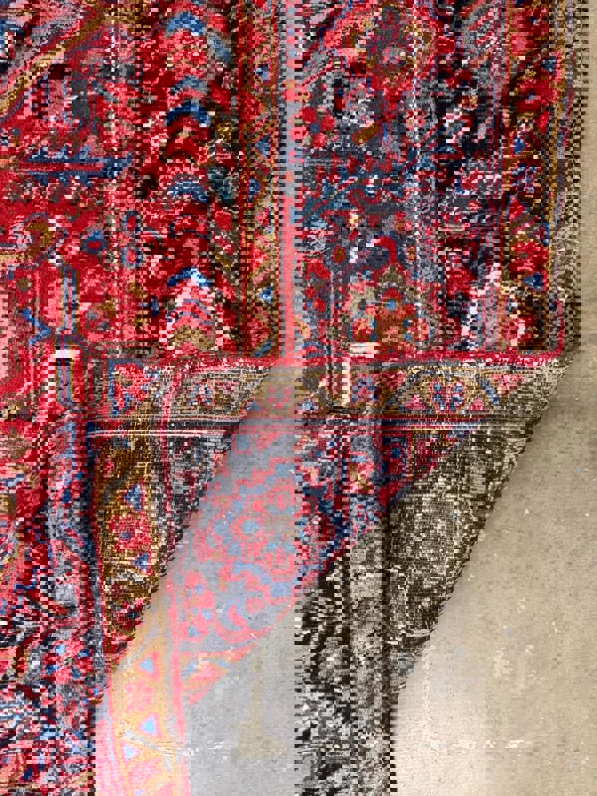 8’7”x11’ Hand-Knotted Wool Heriz Rug