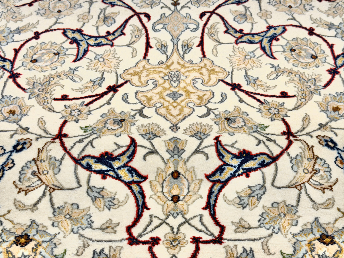 Hand-Knotted Persian Isfahan Rug - Signed Seirafian - 5’x7’9”