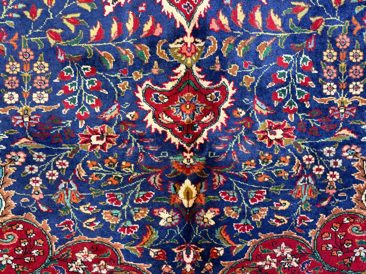 9’11”x13’3” Hand-Knotted Persian Tabriz Rug